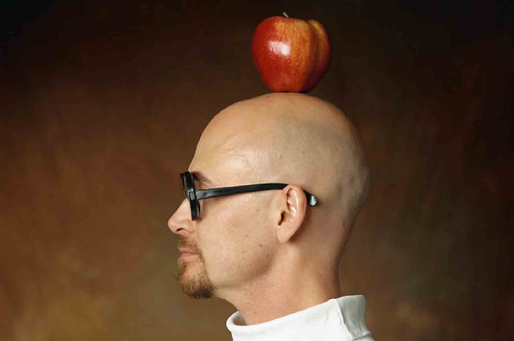 Man with an apple on his head.jpg